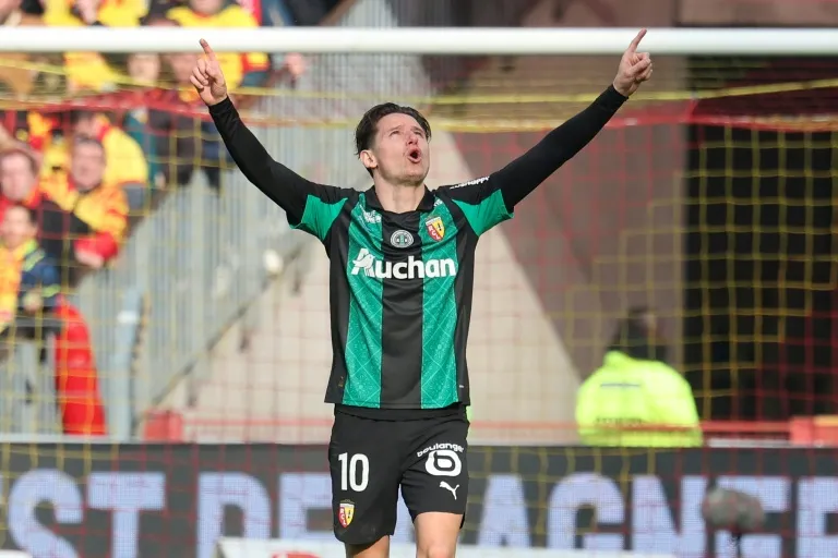 lens vs metz — GB news