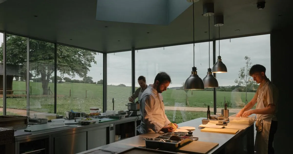 restaurant — GB news