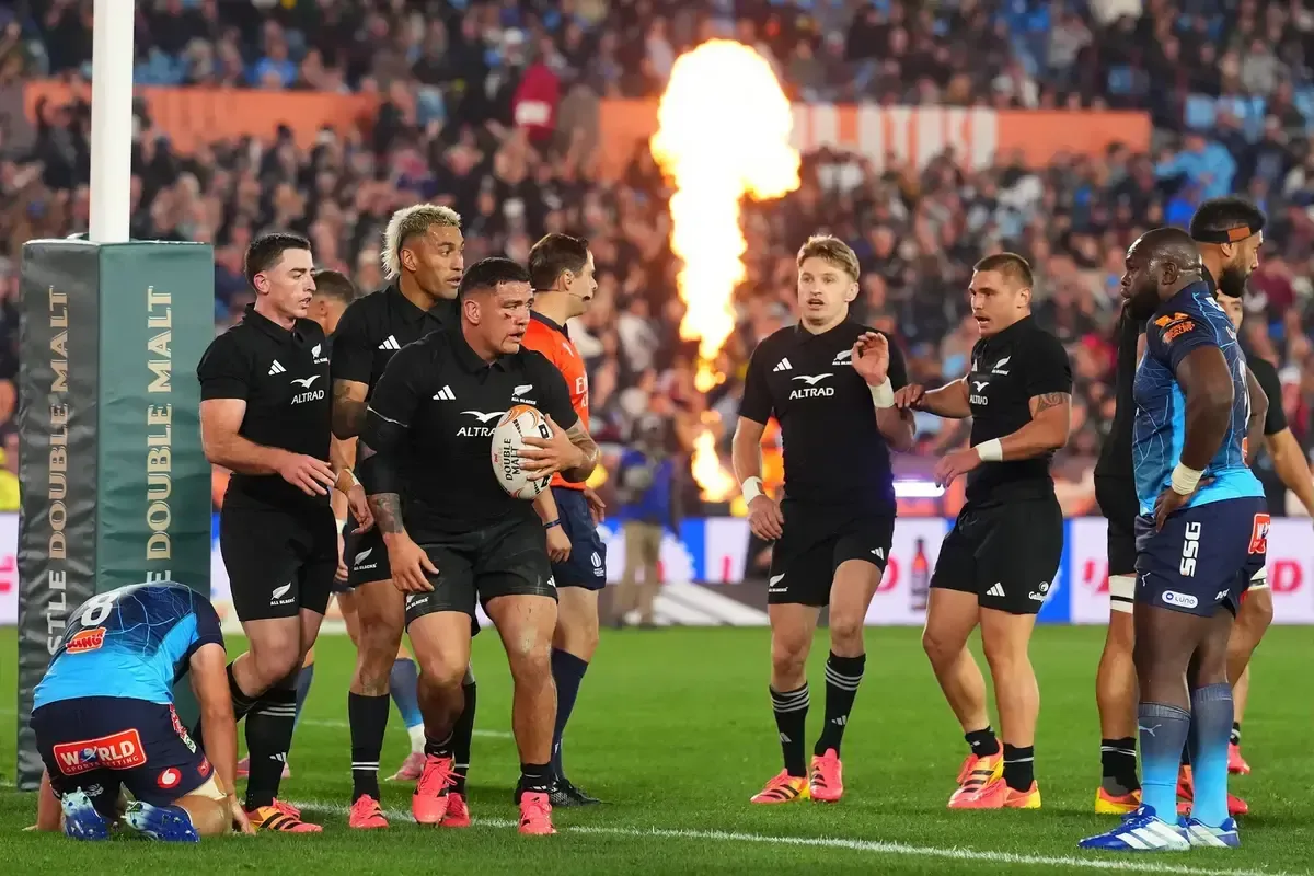 Eight-try All Blacks thump Bulls 50-19 in Pretoria