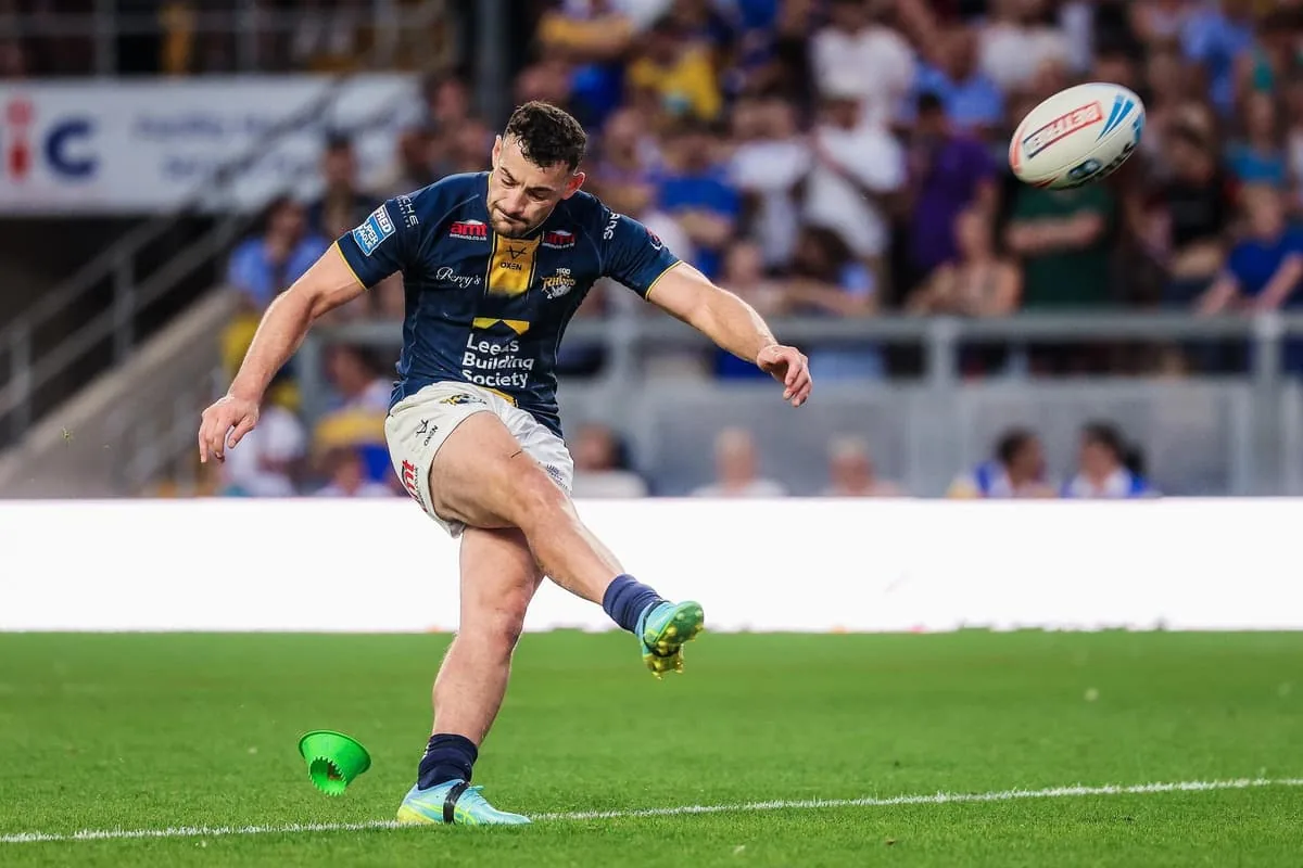 Super League: Leaders Leeds Rhinos suffer first home defeat of season as Leigh Leopards claim surprise 20-16 win at Headingley
