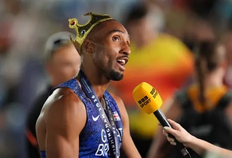 Matthew Hudson-Smith of Great Britain celebrates winning gold.