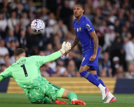 João Pedro of Chelsea scores to make it 1-0.